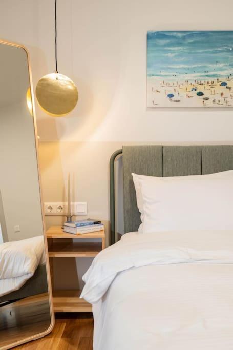 Delightful Sense 2Bd Apt In Kolonaki 7 Min To Metro Атина Екстериор снимка