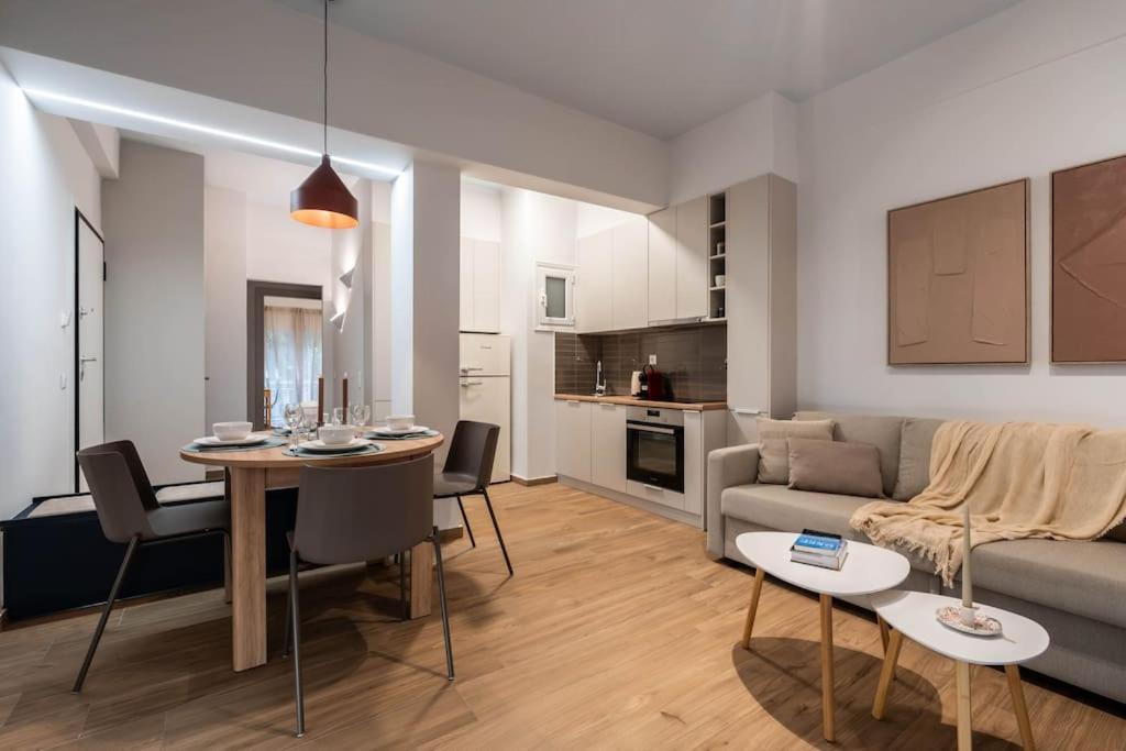 Delightful Sense 2Bd Apt In Kolonaki 7 Min To Metro Атина Екстериор снимка